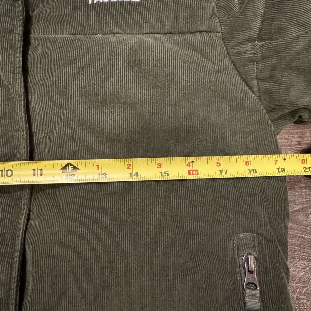 The North Face Kids Puffer Jacket in Green with Fur Hood - Picture 8 of 15